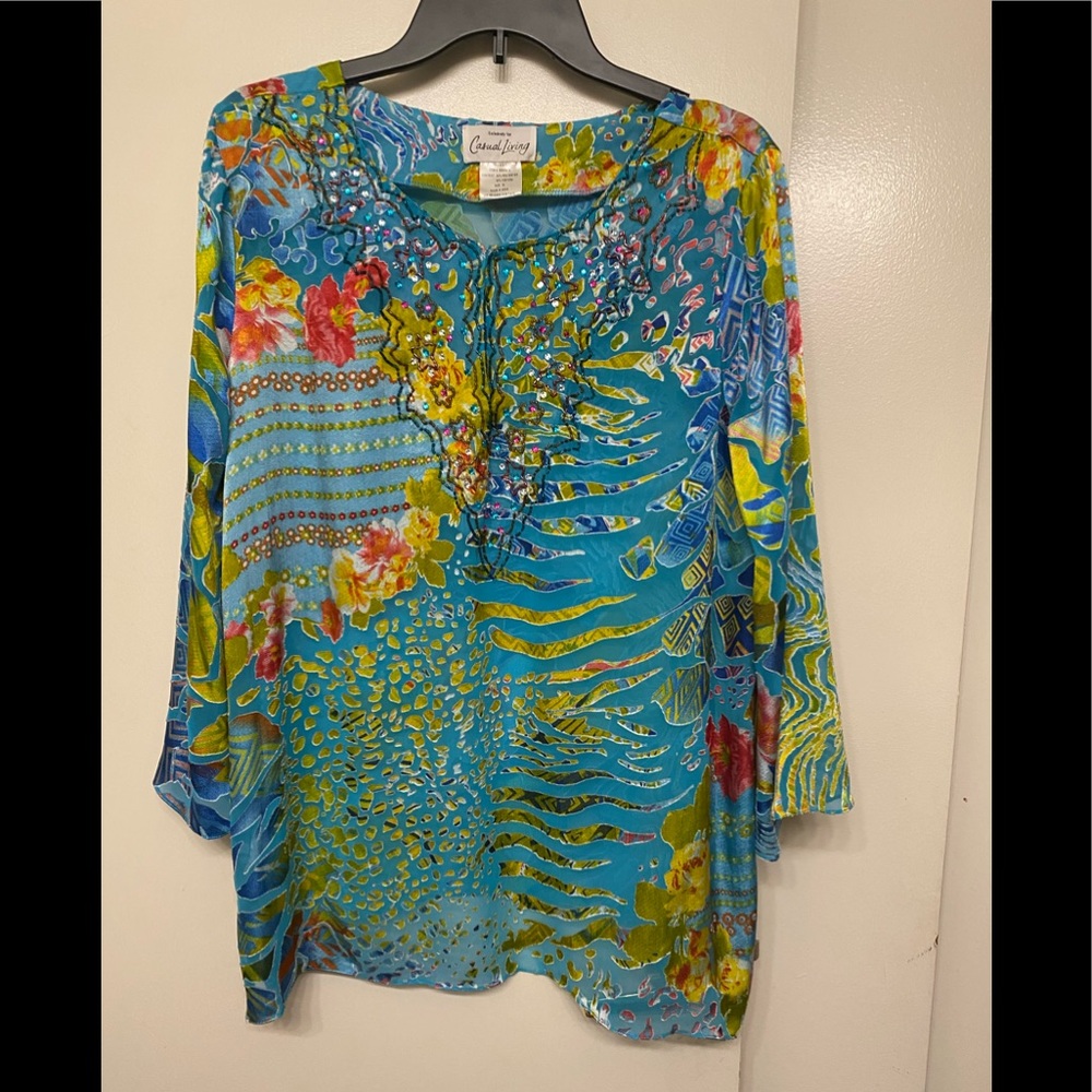 Tropical Print V-Neck Tunic top Size Medium
